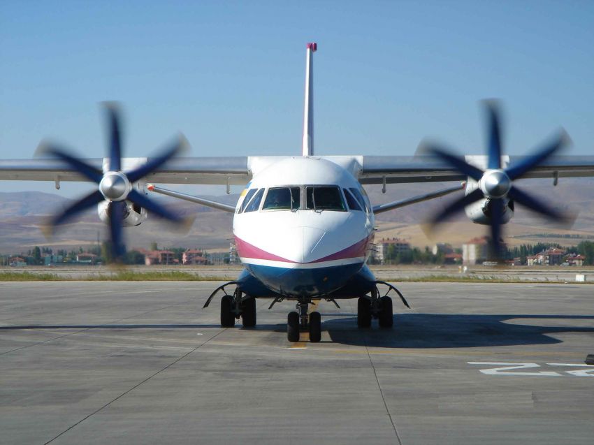 Ан-140-100